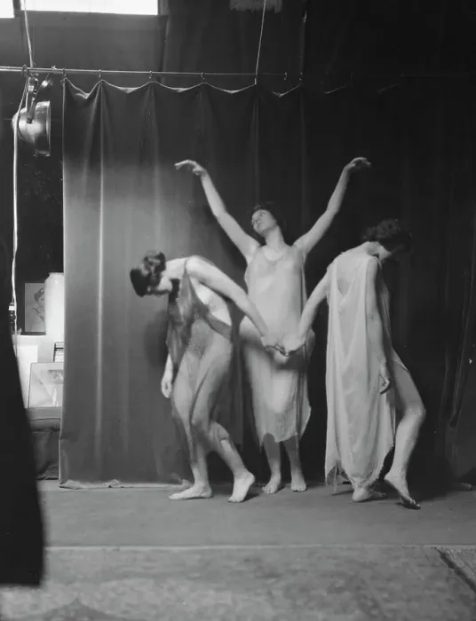 Framed Print : Elsie Dufour dancers, between 1918 and 1920. Creator: Arnold Genthe Framed Print : Elsie Dufour dancers, between 1918 and 1920. Creator: Arnold Genthe