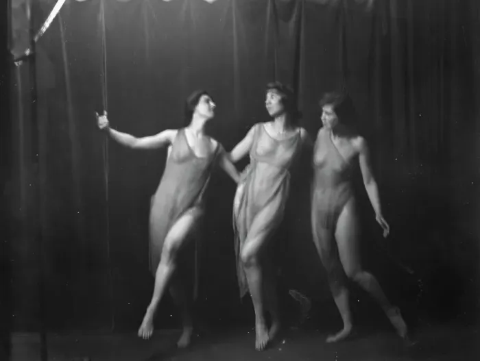 Framed Print : Elsie Dufour dancers, between 1918 and 1920. Creator: Arnold Genthe Framed Print : Elsie Dufour dancers, between 1918 and 1920. Creator: Arnold Genthe