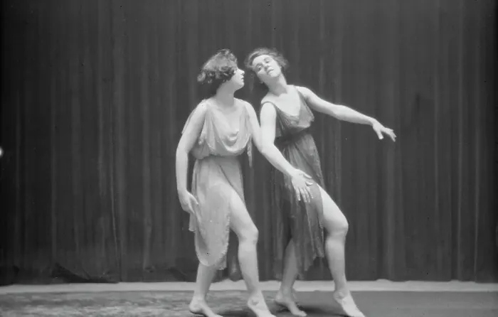 Framed Print : Elsie Dufour dancers, between 1918 and 1920? Creator: Arnold Genthe Framed Print : Elsie Dufour dancers, between 1918 and 1920? Creator: Arnold Genthe