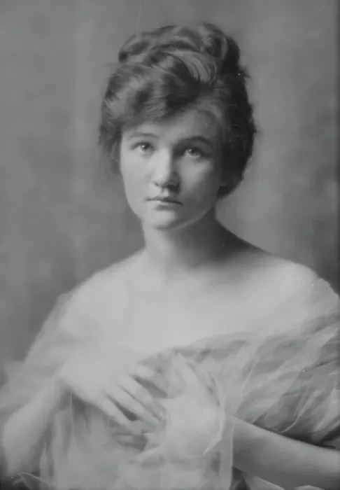 Framed Print : Ely, Dorothy, Miss, portrait photograph, between 1914 and 1917. Creator: Arnold Genthe Framed Print : Ely, Dorothy, Miss, portrait photograph, between 1914 and 1917. Creator: Arnold Genthe