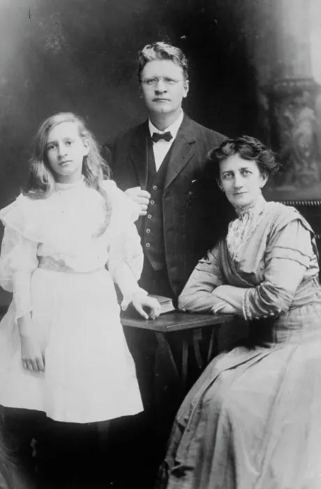 Framed Print : Emil Seidel and Family, between c1910 and c1915. Creator: Bain News Service Framed Print : Emil Seidel and Family, between c1910 and c1915. Creator: Bain News Service