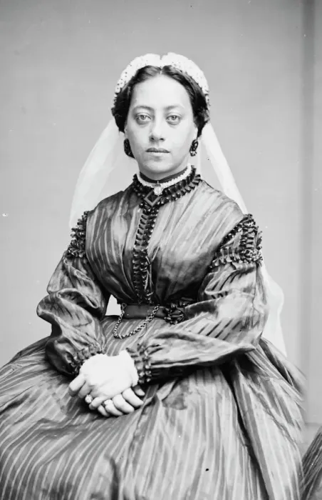 Framed Print : Emma, Queen of Sandwich Islands, between 1855 and 1865. Creator: Unknown Framed Print : Emma, Queen of Sandwich Islands, between 1855 and 1865. Creator: Unknown