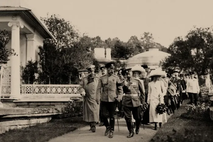 Framed Print : Emperor Nicholas II. accompanied by General Mikhail Putjatin at the exhibition in Tsarskoye Selo, 19 Framed Print : Emperor Nicholas II. accompanied by General Mikhail Putjatin at the exhibition in Tsarskoye Selo, 19