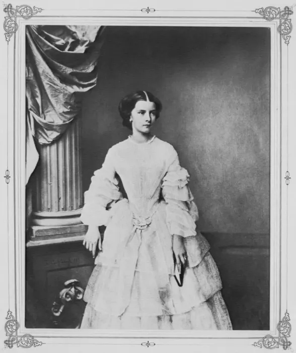 Framed Print : Empress Elisabeth of Austria, 1857. Artist: Franz Hanfstaengl Framed Print : Empress Elisabeth of Austria, 1857. Artist: Franz Hanfstaengl