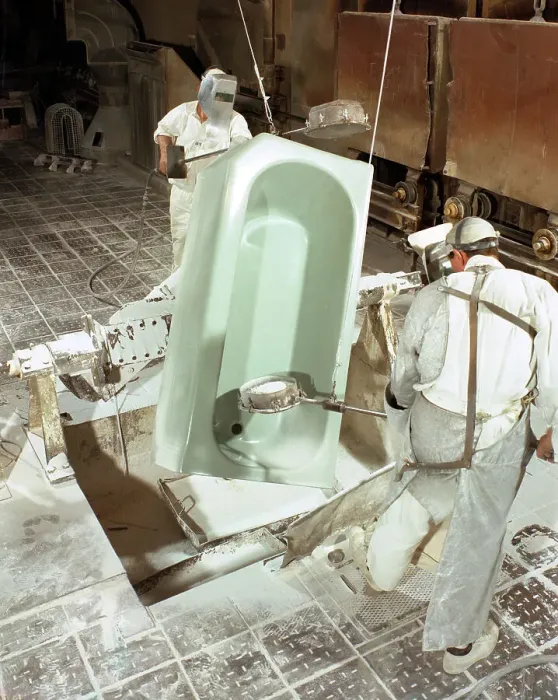 Framed Print : Enamelling a steel bath at Ideal Standard, Hull, Humberside, 1967 Framed Print : Enamelling a steel bath at Ideal Standard, Hull, Humberside, 1967