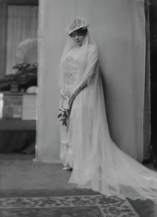 Framed Print : Endicott, George, Mrs. portrait photograph, 1916 Jan. 24. Creator: Arnold Genthe Framed Print : Endicott, George, Mrs. portrait photograph, 1916 Jan. 24. Creator: Arnold Genthe