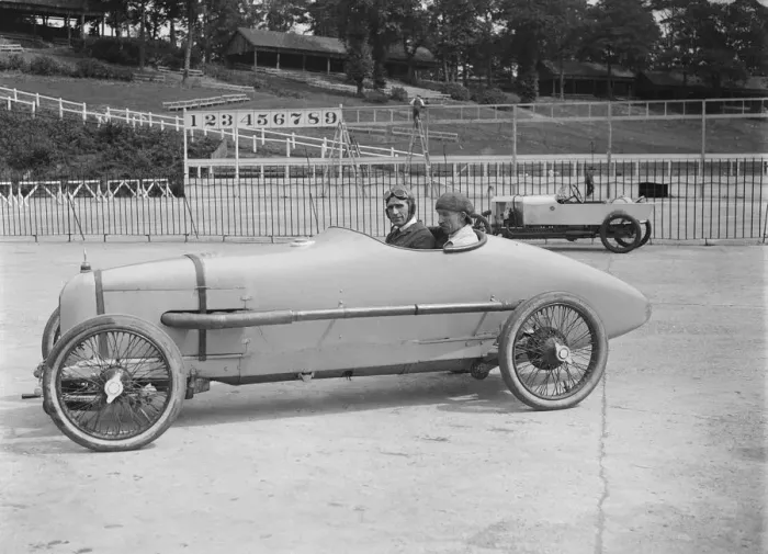 Framed Print : Enfield-Allday of AC Bertelli at the JCC 200 Mile Race, Brooklands, 1922. Artist: Bill Brunell Framed Print : Enfield-Allday of AC Bertelli at the JCC 200 Mile Race, Brooklands, 1922. Artist: Bill Brunell