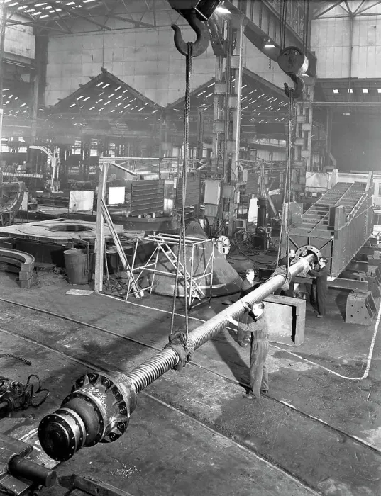Framed Print : Engineers working at Husband & Co, Chesterfield, Derbyshire, 1962 Framed Print : Engineers working at Husband & Co, Chesterfield, Derbyshire, 1962