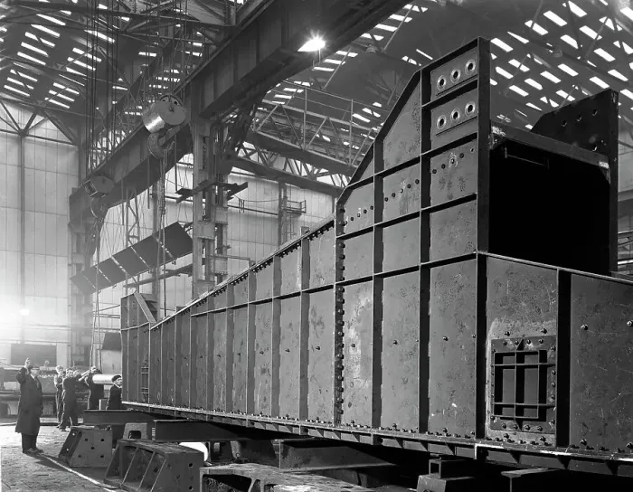 Framed Print : Engineers working at Husband & Co, Chesterfield, Derbyshire, 1962 Framed Print : Engineers working at Husband & Co, Chesterfield, Derbyshire, 1962