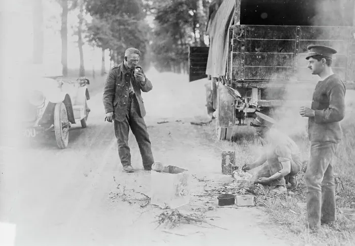 Framed Print : English soldiers cooking on the march, 16 Oct 1914. Creator: Bain News Service Framed Print : English soldiers cooking on the march, 16 Oct 1914. Creator: Bain News Service