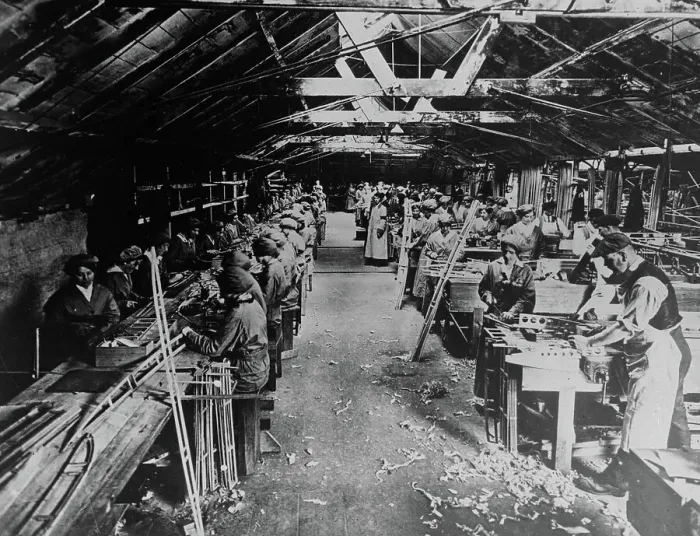 Framed Print : English women making aeroplane [i.e. aeroplane] shafts, between c1915 and c1920. Creator: Bain News Service