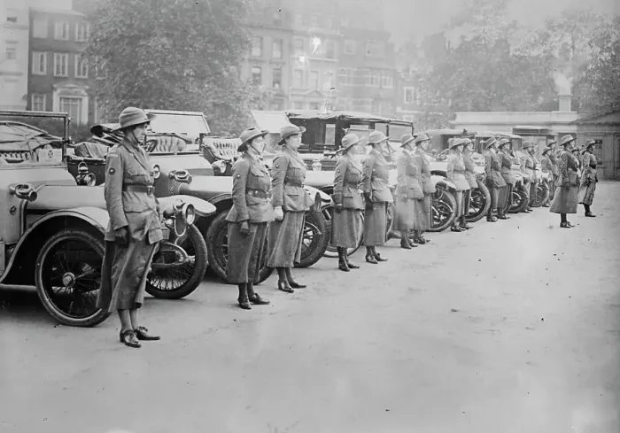 Framed Print : English women motor volunteers inspected, between c1915 and 1918. Creator: Bain News Service Framed Print : English women motor volunteers inspected, between c1915 and 1918. Creator: Bain News Service