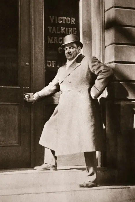 Framed Print : Enrico Caruso, Italian opera singer, USA, 6 November, 1909 Framed Print : Enrico Caruso, Italian opera singer, USA, 6 November, 1909