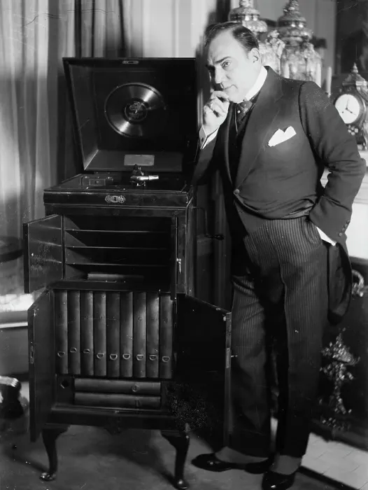 Framed Print : Enrico Caruso with phonograph, between 1918 and c1920. Creator: Bain News Service Framed Print : Enrico Caruso with phonograph, between 1918 and c1920. Creator: Bain News Service