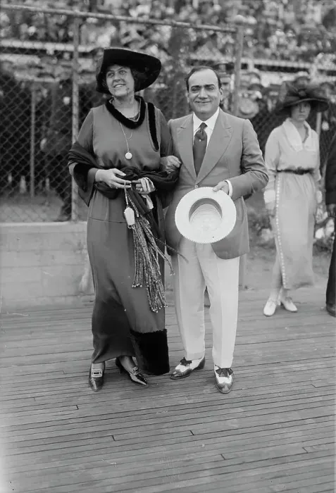 Framed Print : Enrico Caruso & wife, 1918. Creator: Bain News Service Framed Print : Enrico Caruso & wife, 1918. Creator: Bain News Service