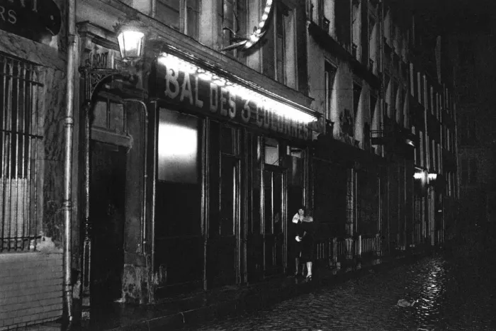 Framed Print : Entrance of a bal-musette, Rue de Lappe, Paris, 1931. Artist: Ernest Flammarion Framed Print : Entrance of a bal-musette, Rue de Lappe, Paris, 1931. Artist: Ernest Flammarion