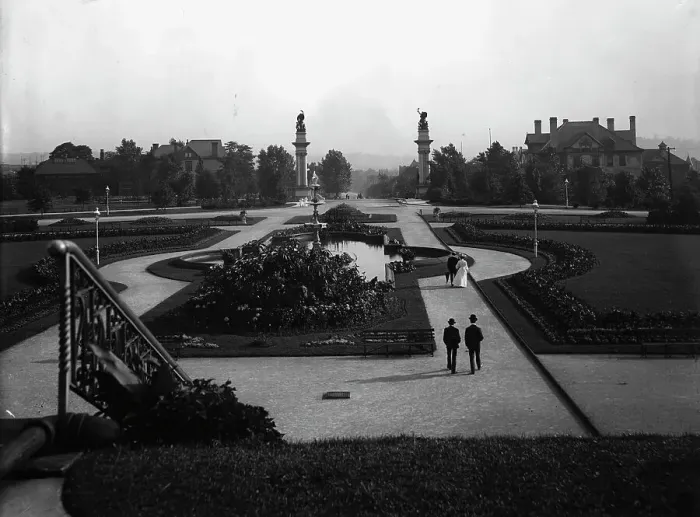 Framed Print : Entrance to Highland Park, Pittsburg, Pa. c1905. Creator: Unknown Framed Print : Entrance to Highland Park, Pittsburg, Pa. c1905. Creator: Unknown