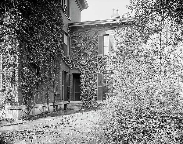 Side entrance, J.H. Patterson's residence, Dayton, Ohio, between 1900 and 1905. Creator: Unknown