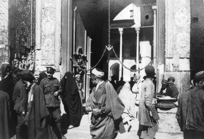 Framed Print : Entrance to Kazimain mosque, Iraq, 1917-1919 Framed Print : Entrance to Kazimain mosque, Iraq, 1917-1919