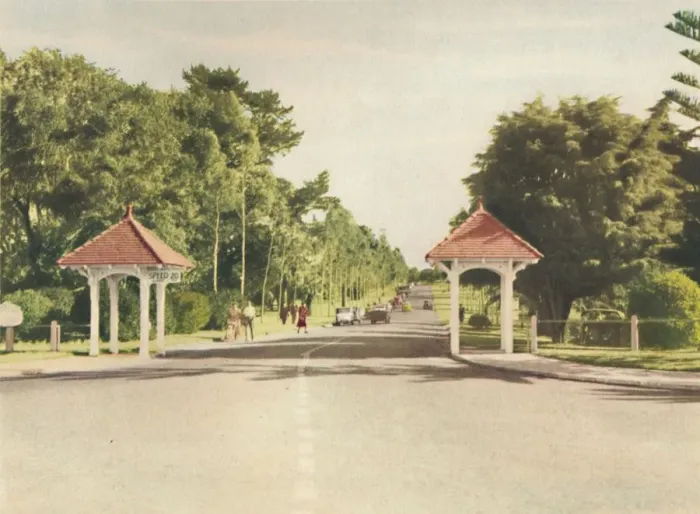 Framed Print : Entrance to Kings Park, c1947. Creator: Unknown Framed Print : Entrance to Kings Park, c1947. Creator: Unknown
