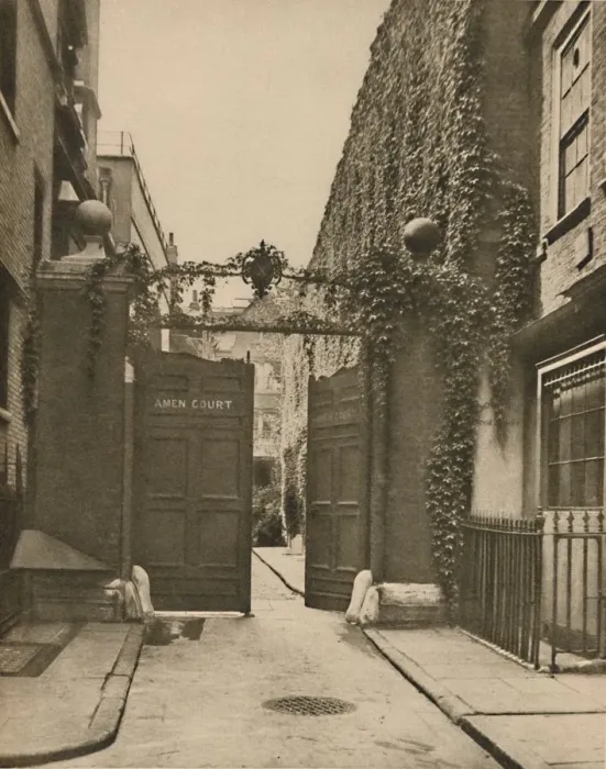 Framed Print : Entrance to Quiet Amen Court in Warwick Lane, c1935. Creator: SO Gorse Framed Print : Entrance to Quiet Amen Court in Warwick Lane, c1935. Creator: SO Gorse