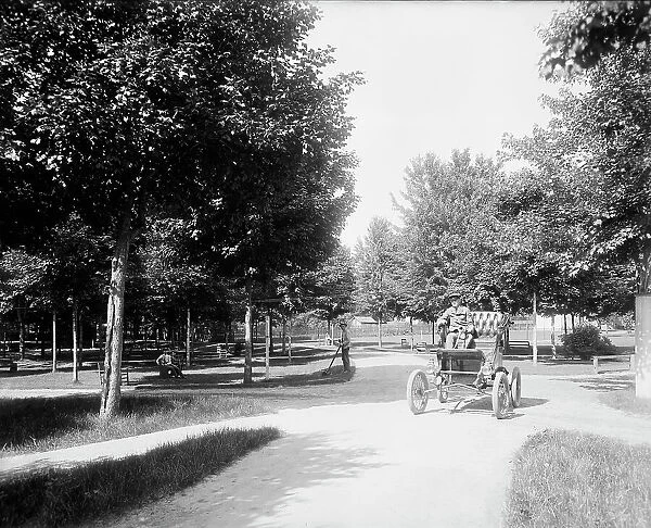 Entrance, Sanitarium Park, Alma, Mich. between 1895 and 1910. Creator: Unknown