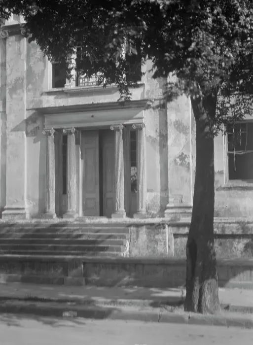 Framed Print : Entrance to an unidentified building, New Orleans or Charleston, South Carolina, c1920-c1926. Creator: Arnold Genthe Framed Print : Entrance to an unidentified building, New Orleans or Charleston, South Carolina, c1920-c1926. Creator: Arnold Genthe