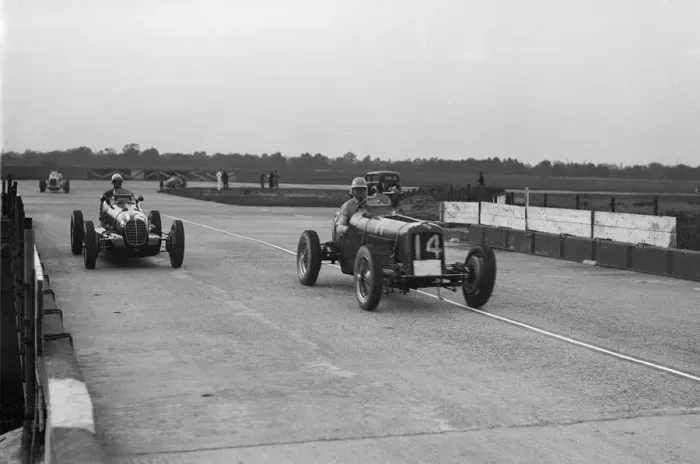 Framed Print : ERA and Maserati at Brooklands. Artist: Bill Brunell Framed Print : ERA and Maserati at Brooklands. Artist: Bill Brunell