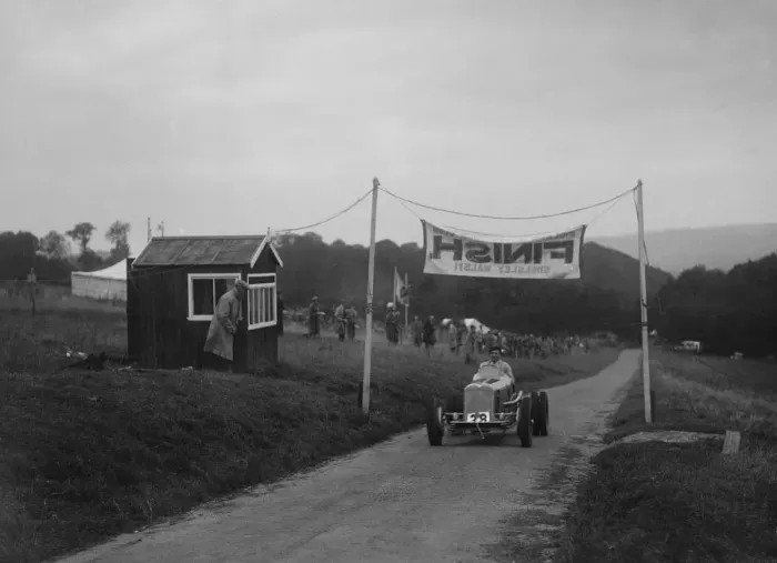 Framed Print : ERA of Raymond Mays at the finishing line of the Shelsley Walsh Hillclimb, Worcestershire, 1935 Framed Print : ERA of Raymond Mays at the finishing line of the Shelsley Walsh Hillclimb, Worcestershire, 1935