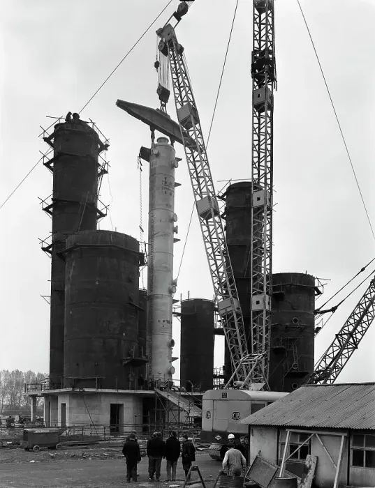 Framed Print : Erecting an absorption tower, Coleshill coal preparation plant, Warwickshire, 1962 Framed Print : Erecting an absorption tower, Coleshill coal preparation plant, Warwickshire, 1962