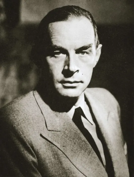 Framed Print : Erich Maria Remarque, German author, late 1920s Framed Print : Erich Maria Remarque, German author, late 1920s