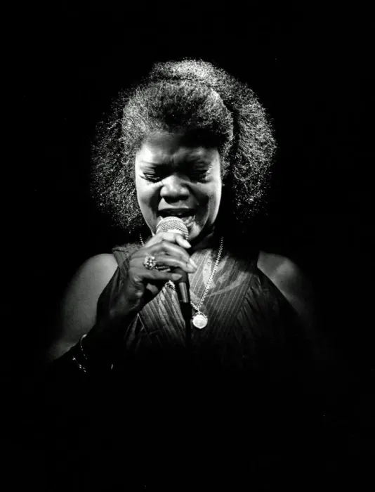 Framed Print : Ernestine Anderson, Ronnie Scotts, Soho, London, 1981. Artist: Brian O Connor Framed Print : Ernestine Anderson, Ronnie Scotts, Soho, London, 1981. Artist: Brian O Connor