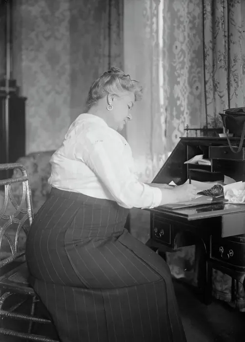 Framed Print : Ernestine Schumann-Heink, between c1915 and c1920. Creator: Bain News Service Framed Print : Ernestine Schumann-Heink, between c1915 and c1920. Creator: Bain News Service