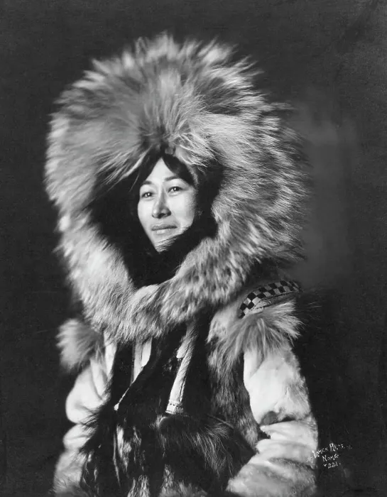 Framed Print : Eskimo woman posing, 1915(?). Creator: Lomen Brothers Framed Print : Eskimo woman posing, 1915(?). Creator: Lomen Brothers