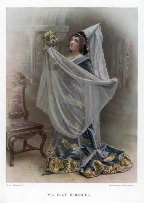 Framed Print : Esme Beringer, British actress, 1901. Artist: Ellis & Walery Framed Print : Esme Beringer, British actress, 1901. Artist: Ellis & Walery