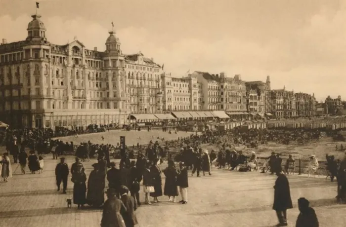 Framed Print : The Esplanade (seen from the Kursaal), c1928 Framed Print : The Esplanade (seen from the Kursaal), c1928