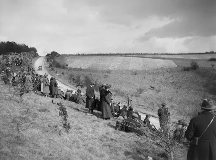 Framed Print : Essex Motor Club Kop Hillclimb, Buckinghamshire, 1922. Artist: Bill Brunell Framed Print : Essex Motor Club Kop Hillclimb, Buckinghamshire, 1922. Artist: Bill Brunell