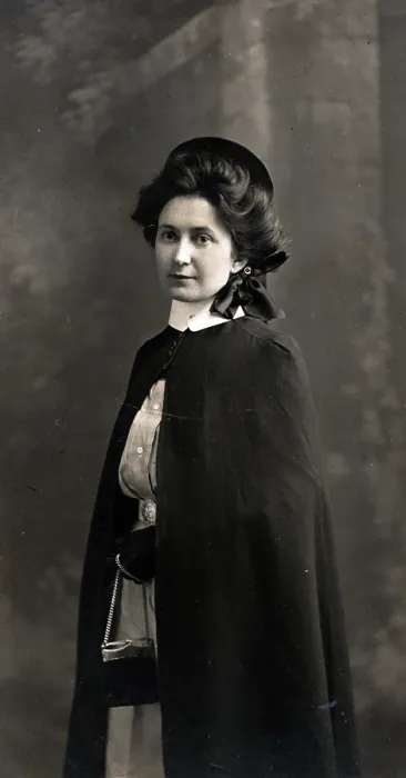 Framed Print : Ethel Newland, c1910s. Creator: Unknown Framed Print : Ethel Newland, c1910s. Creator: Unknown