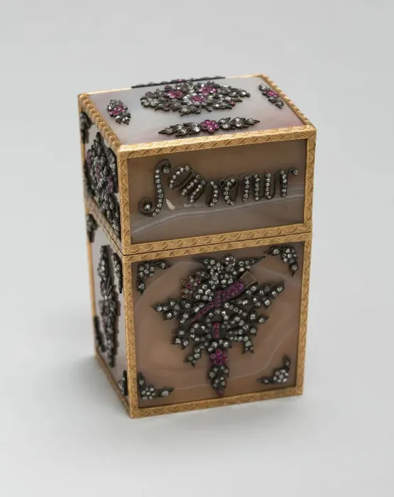 Framed Print : Etui Box, England, 1750 / 99. Creator: Unknown Framed Print : Etui Box, England, 1750 / 99. Creator: Unknown