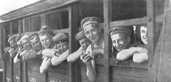 Evacuation de prisonniers allemands du front de la Somme, 1916. Creator: Unknown