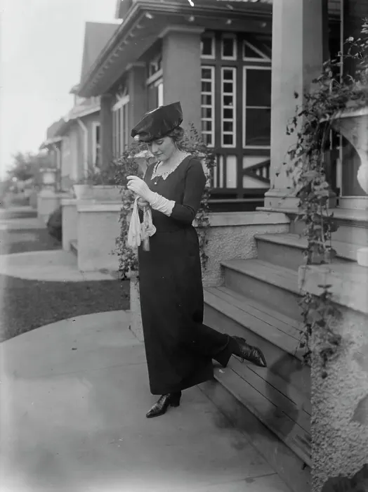 Framed Print : Evelyn Herbert, between c1915 and c1920. Creator: Bain News Service Framed Print : Evelyn Herbert, between c1915 and c1920. Creator: Bain News Service