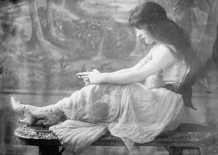 Framed Print : Evelyn Thaw, 1913. Creator: Bain News Service