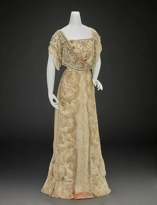 Framed Print : Evening Dress, 1905-1908. Creator: Girolamo Giuseffi Framed Print : Evening Dress, 1905-1908. Creator: Girolamo Giuseffi