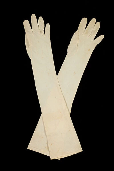 Evening gloves, American, ca. 1825. Creator: Unknown
