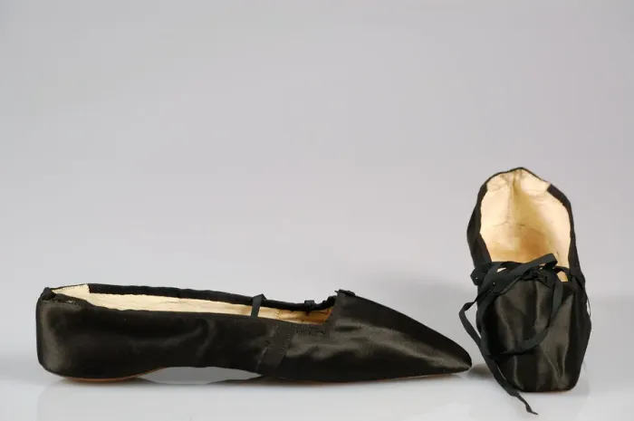 Framed Print : Evening slippers, British, 1855-65. Creator: Unknown Framed Print : Evening slippers, British, 1855-65. Creator: Unknown