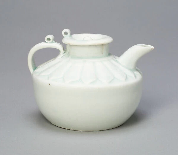 Ewer with Stylized Chrysanthemum Petals, Northern Song dynasty (960-1127), 12th century