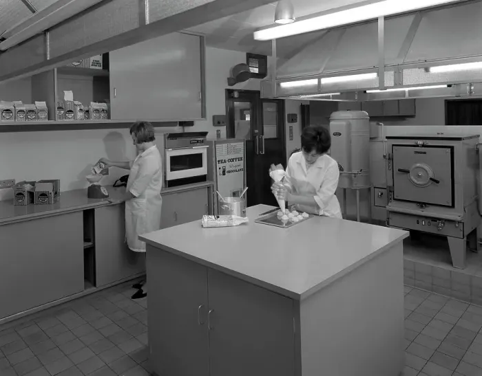 Framed Print : Experimental catering kitchen, Batchelors Foods, Sheffield, South Yorkshire, 1966 Framed Print : Experimental catering kitchen, Batchelors Foods, Sheffield, South Yorkshire, 1966