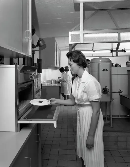 Framed Print : Experimental catering kitchen, Batchelors Foods, Sheffield, South Yorkshire, 1966 Framed Print : Experimental catering kitchen, Batchelors Foods, Sheffield, South Yorkshire, 1966