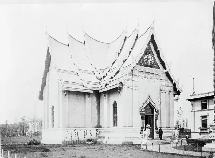 Framed Print : Exterior of Siam (Thailand) exhibit building, Louisiana Purchase Expo...St. Louis, Missouri, 1904. Creator: Frances Benjamin Johnston