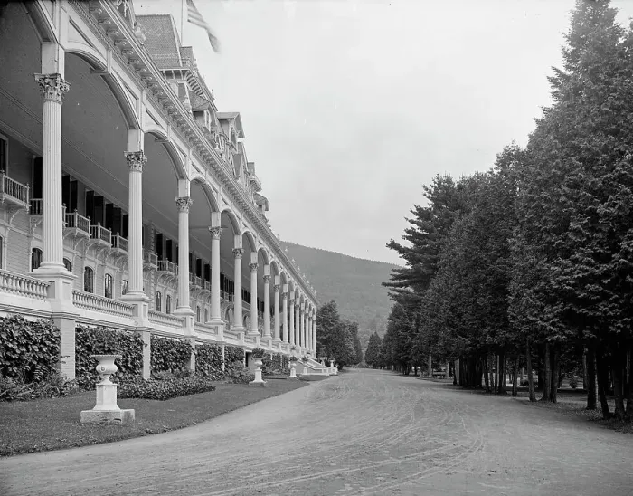 Framed Print : Facade, Fort William Henry Hotel, Lake George, N.Y. between 1900 and 1905. Creator: Unknown Framed Print : Facade, Fort William Henry Hotel, Lake George, N.Y. between 1900 and 1905. Creator: Unknown